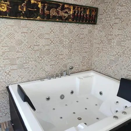 Bali Con Jacuzzi Climatizado Y Piscina Climatizada Con Jacuzzi Willa Chiclana de la Frontera