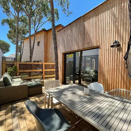 Biopasivos Living Pura Madera 公寓式酒店 奇克拉纳－德拉弗龙特拉