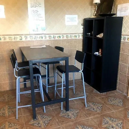 Higos Chumbos, Compartido Konukevi *