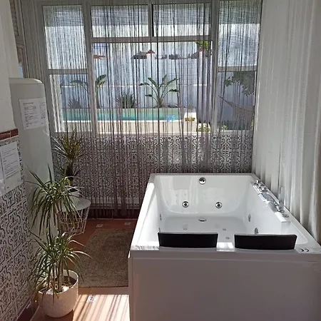 Сasa de vacaciones Casa, Piscina, Jacuzzi, Garaje, Barbacoa. *