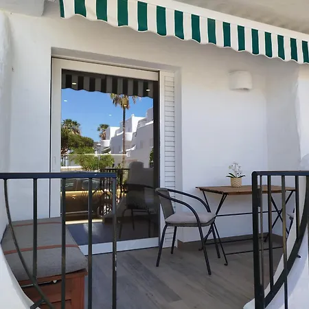Modern Front By Chiclana Dreams *