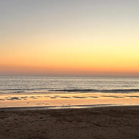 Levante Beach Mobilhome Cerca De La Playa Barrosa, Sostenible Y Autosuficiente Chiclana de la Frontera