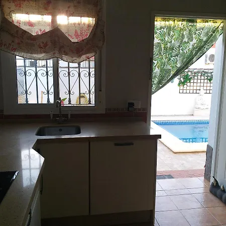 Holiday home Rojas & Mar Con Piscina Salina Chiclana de la Frontera