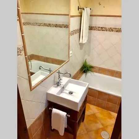 Gatu Premium Lurberri Piscina Privada, 4 Dormitorios, 2 Banos, Parking , Jardines, 