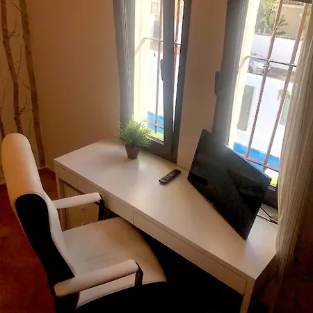 Holiday home Gatu Premium Lurberri Piscina Privada, 4 Dormitorios, 2 Banos, Parking , Jardines, 