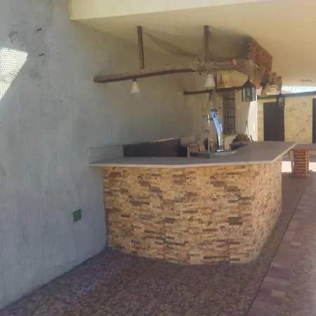 Chalet Con Encanto Y Piscina Villa