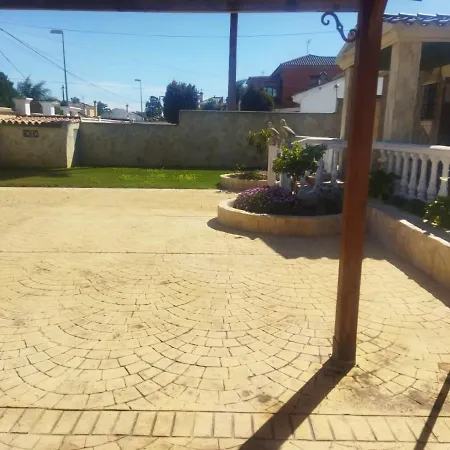 Chalet Con Encanto Y Piscina
