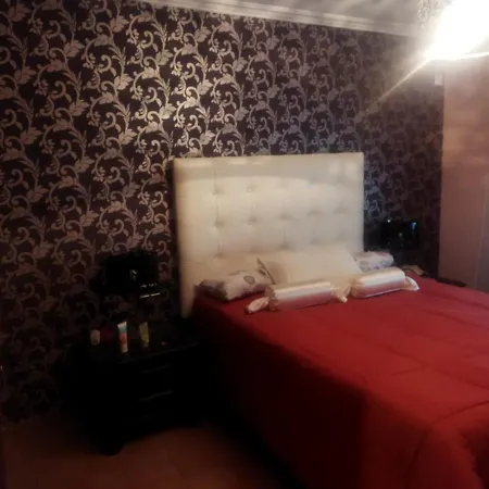 Chalet Con Encanto Y Piscina Villa