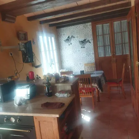 Chalet Con Encanto Y Piscina Villa