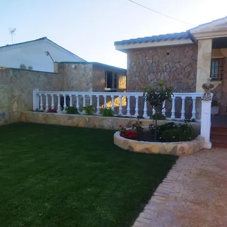 Chalet Con Encanto Y Piscina Villa *