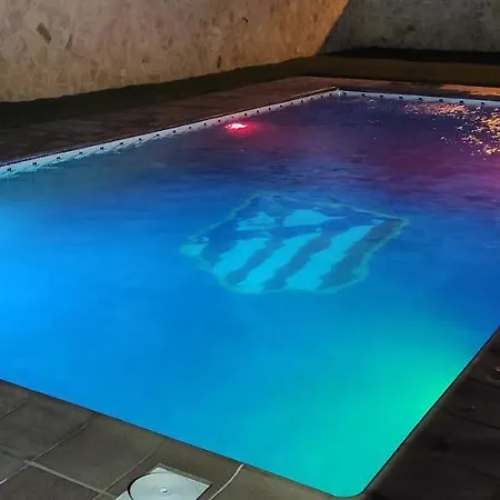 Chalet Con Encanto Y Piscina *