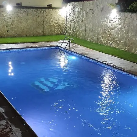 Chalet Con Encanto Y Piscina Villa *