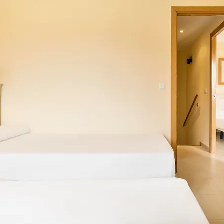 Apart Otel Ilunion Sancti Petri 4*