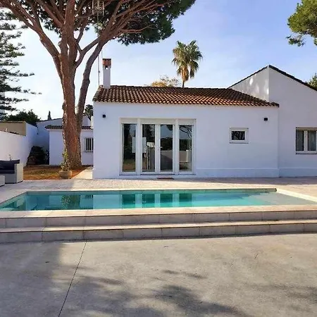 Holiday home Yoli 26 Con Piscina Y Jardin Cerca De La Playa Chiclana de la Frontera