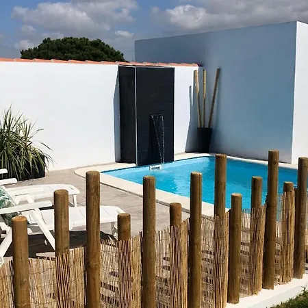 La Palapa: Seaside Getaway With Private Pools Holiday home