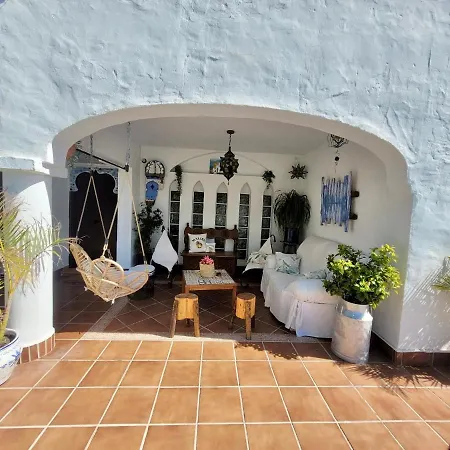 Gatu Premium Lurberri Piscina Privada, 4 Dormitorios, 2 Banos, Parking , Jardines, 