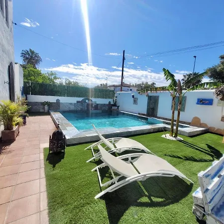 Gatu Premium Lurberri Piscina Privada, 4 Dormitorios, 2 Banos, Parking , Jardines, 
