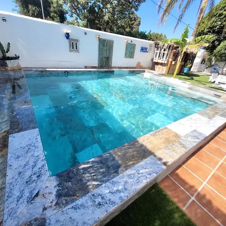 Gatu Premium Lurberri Piscina Privada, 4 Dormitorios, 2 Banos, Parking , Jardines, 