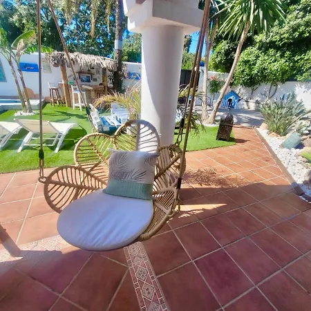 Gatu Premium Lurberri Piscina Privada, 4 Dormitorios, 2 Banos, Parking , Jardines, 