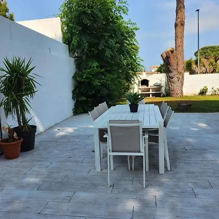 Yoli 26 Con Piscina Y Jardin Cerca De La Playa Holiday home *