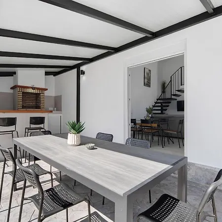 Alce Piscina Climatizada Holiday home *