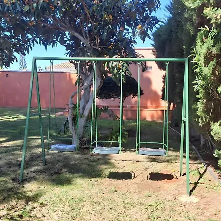 Con Piscina Privada Y Jardin Holiday home