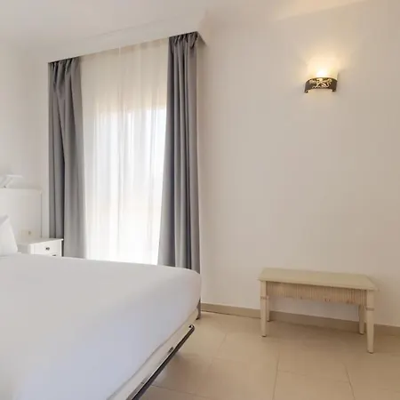 Ilunion Sancti Petri Apart Otel 4*