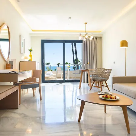 Hipotels Barrosa Palace &