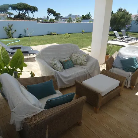 Сasa de vacaciones Olivia Con Piscina Y Jardin *