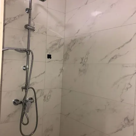 Vivienda Con Piscina Jacuzzi *