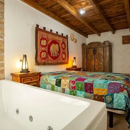 Tailan Con Piscina Y Jacuzzi Privado Villa *