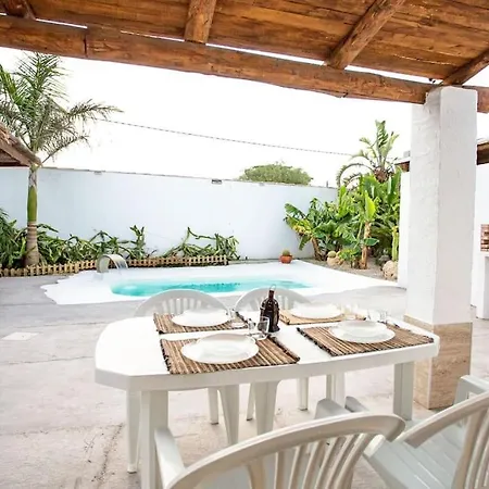 Tailan Con Piscina Y Jacuzzi Privado *