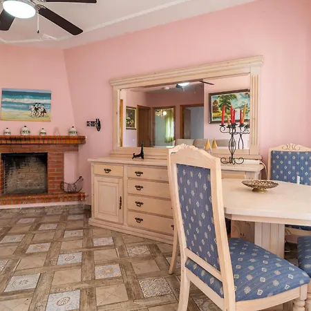 In Chiclana De La Fronter With Kitchen Holiday home