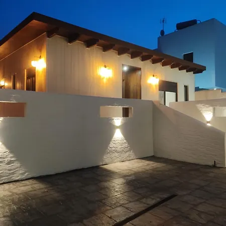 Woody Playa Villa