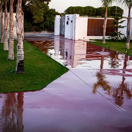 Spacious With Pool In Villa Chiclana de la Frontera