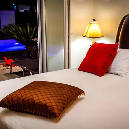 Spacious With Pool In * Chiclana de la Frontera