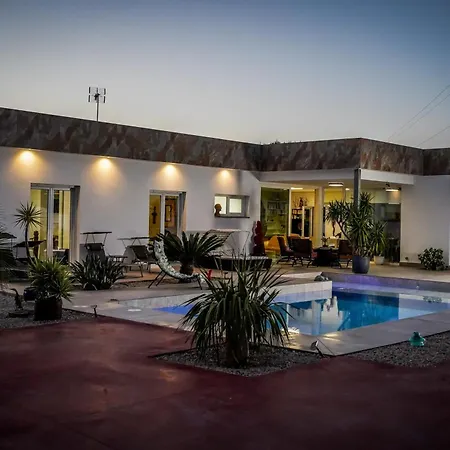 Spacious With Pool In Chiclana de la Frontera