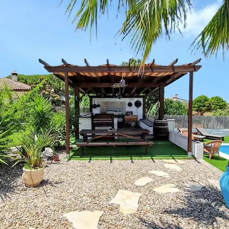 Soleada: Chiclana Retreat With Private Pool Chiclana de la Frontera