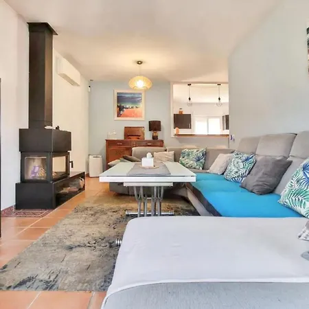 Soleada: Chiclana Retreat With Private Pool Villa