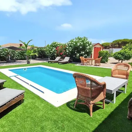 Soleada: Chiclana Retreat With Private Pool Chiclana de la Frontera