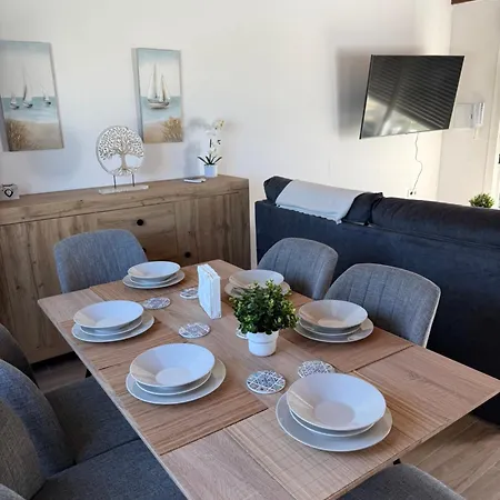 Holiday home Con Piscina Y Jardin *