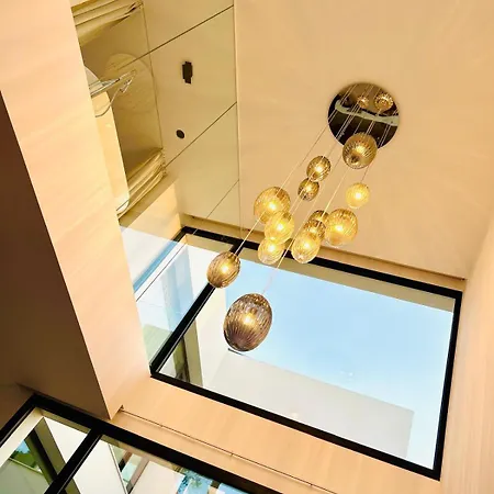 Gatan Villa *