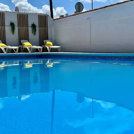 Gatu Serena Piscina Privada Mayores De 25 Anos Y Familias * Chiclana de la Frontera