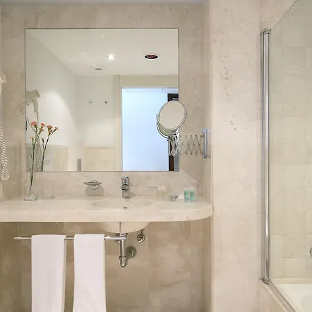 Hipotels Playa La Barrosa - Adults Only 4*