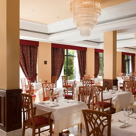 Hipotels Barrosa Palace & 5*