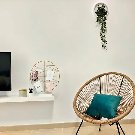 Apartment Relax Chiclana-aparcamiento Privado-tv Cable-wifiplus-aire Acond-incluido *