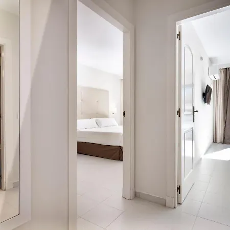 Sol Sancti Petri Aparthotel 3*