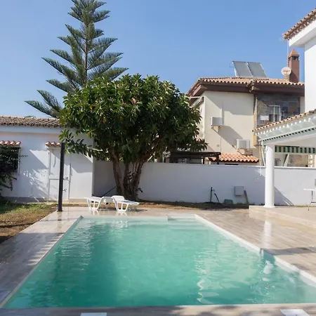 Chalet Nervión cerca la Barrosa Сasa de vacaciones Chiclana de la Frontera