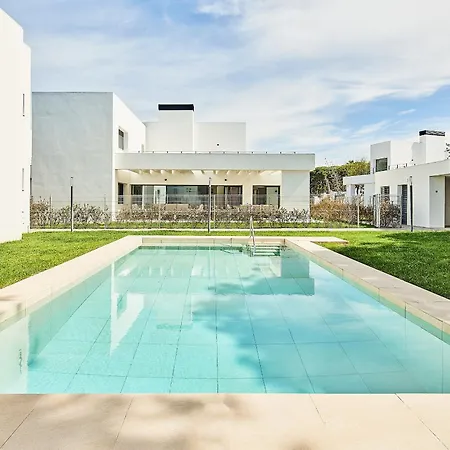 Del Pinar Villa *