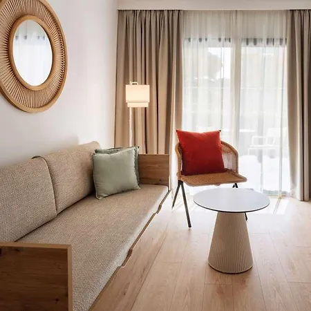 Sol Sancti Petri Aparthotel 3*